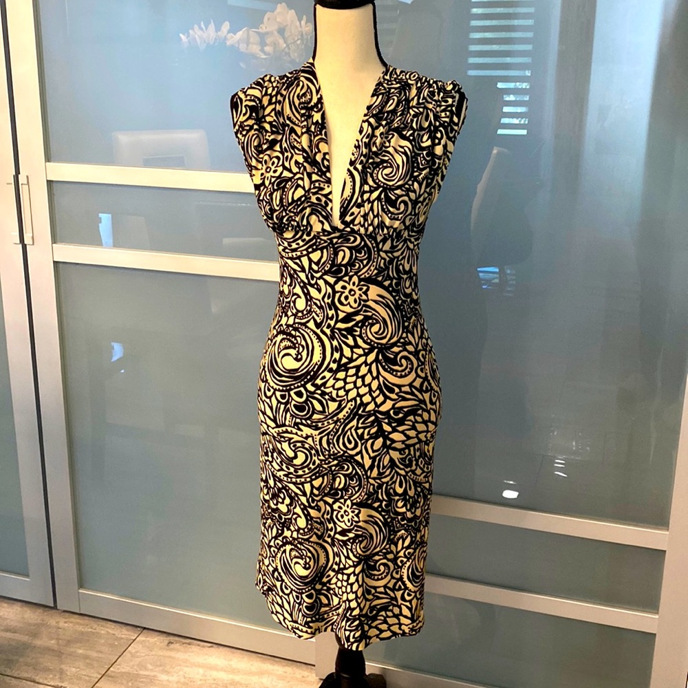 Elegant dress, nordstroms savvy, XS, 96% polyester 4% spandex. ex condition